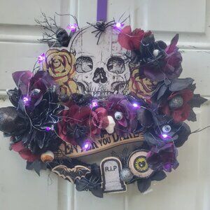 Goth Skull Light Up Wreath 14in